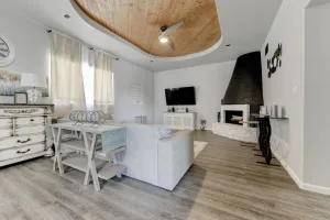 Image of Custom built Tuscan beauty 4br3ba 12+guests; 5min drive to Dana Peak park & lake