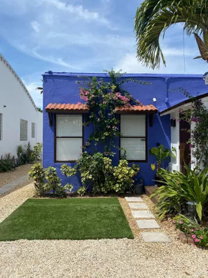 Image of Cozy Updated Cottage Three Blocks from Atlantic Ave