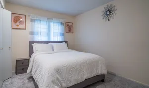 Image of Spacious & Cozy ~ Mins to Downtown