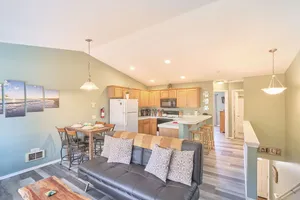Image of Dog Friendly, Walk to beach\/downtown (SandyToes)