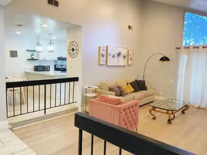 Image of Family friendly 4BR 3BA Townhouse with mountain views