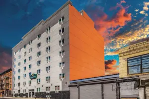 Image of La Quinta Inn & Suites by Wyndham Brooklyn Central