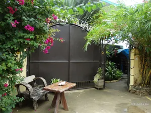 Image of Floral Villarosa