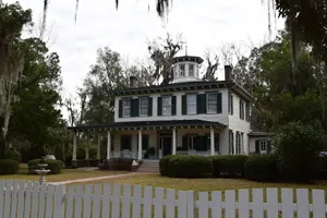 Image of 1872 Denham Inn