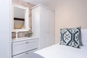 Image of Stylish 2-Bed Loft Apartment with Terrace 2 min walk to Fulham Tube Station