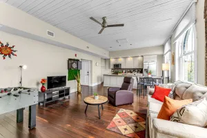 Image of Downtown  Condo Close to City Amenities