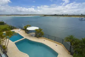 Image of Commodore Apartments