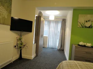 Image of StayNEC Moat House Birmingham - For Company, Contractor and Leisure Stays - NEC, HS2, JLR, Airport