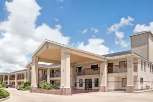 Image of Days Inn by Wyndham El Campo TX