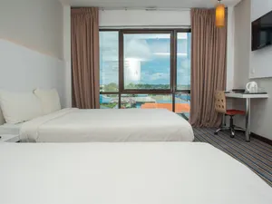 Image of Capital O 90083 Riverfront Inn
