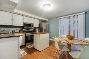 Image of Hillyer Manner - Comfy Townhouse In Great Location! 3 Bedroom Townhouse by Redawning