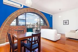 Image of Stylish 2 Bedroom Apartment In the City