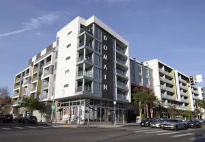 Image of West Hollywood 2BR Flat Steps to Shopping Dining Entertainment