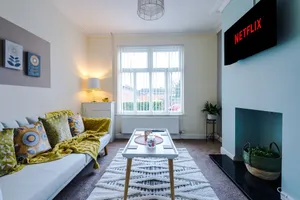 Image of Convenient 2 Bedroom Home With Parking