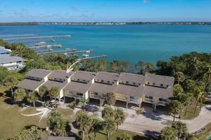 Image of Bay Breezes At Hideaway Bay! Waterfront, Free Kayaks, Golf Cart 2 Bedroom Condo by Redawning