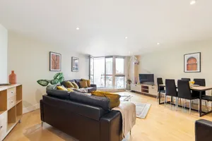 Image of Riverside Apartments with Balcony, 1 Min Walk to Vauxhall Station