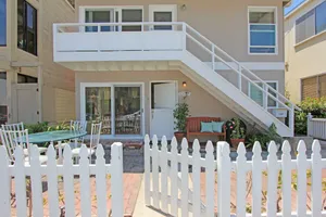 Image of 1009 W Bay