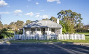 Image of Sarahs Cottage