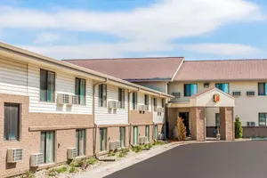 Image of Super 8 by Wyndham Airport I90