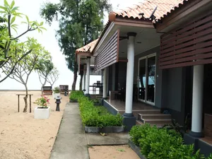 Image of Maenam Villa Hotel