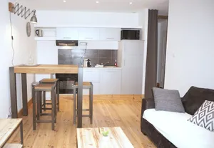 Image of Little Suite - Pablo