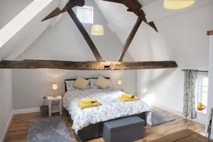 Image of Theoc Cottage in Historic Tewkesbury