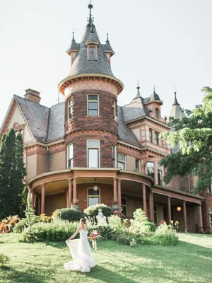Image of Henderson Castle Inn