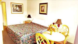 Image of Parkway Inn