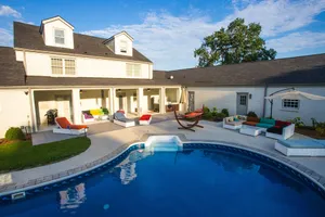 Image of Reunion Stay
