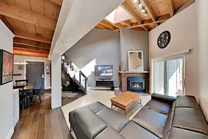 Image of Top-floor Treehouse W/ Pool & Hot Tubs 2 Bedroom Condo