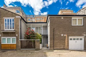 Image of Ultra Luxury 4 Bedroom 3 Bathroom Knightsbridge Home Next to Harrods