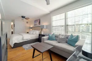 Image of The Savannah, Downtown, Restaurants, Pool, Beach, Cafes, The Square, Kravis Center