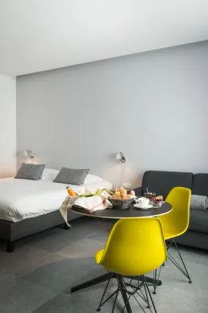 Image of Marcel de Gand Business & Travel