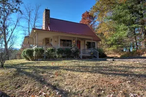 Image of Lilly's Mountain Getaway - 4 Br Home