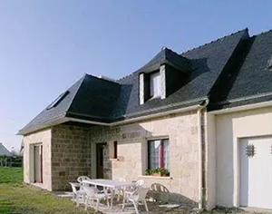 Image of Charmante Maison en Campagne près de Nevez avec Jardin Clôturé