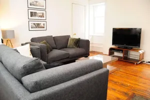 Image of Beautiful Bohemian 2BR Flat in the Cowgate
