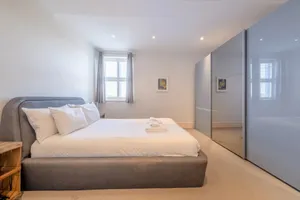 Image of Stylish 1 Bedroom Apartment in Affluent Fulham