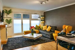 Image of 3 Bedroom/3 Bathroom Large Flat Near OVO Hydro