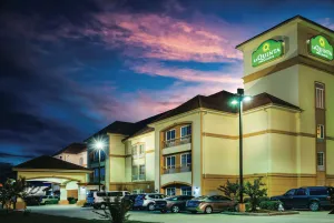 Image of La Quinta Inn & Suites by Wyndham Brandon Jackson Airport E