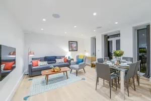 Image of Fabulous Stay in Modern Apartment - West London Luxury