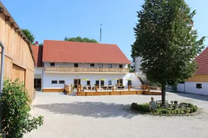 Image of SPIEGLHOF apart