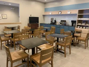 Image of Country Inn & Suites by Radisson, Kalamazoo, MI
