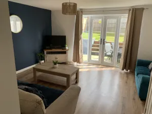 Image of Kirkby House, 3 bedroom, sleeps up to 7 with sofa bed, holiday, corporate, contractor stays