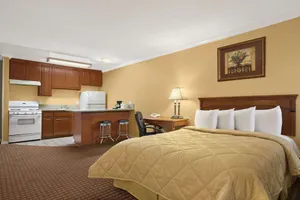 Image of Travelodge Inn & Suites by Wyndham Gardena CA