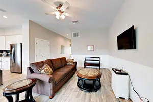 Image of New 3br - Walk To Little Bay & Beach 3 Bedroom Home