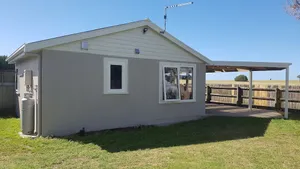 Image of LOW HEAD beachside bungalow "Cockle Shell"