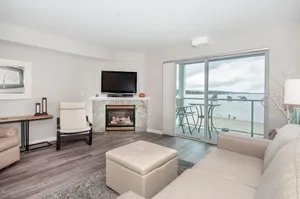 Image of Waters Edge 309