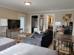 Image of South Bay Stays - Burbank