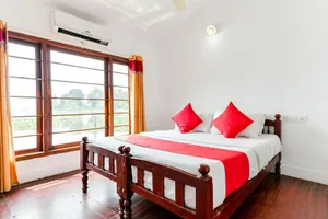 Image of OYO 23103 Houseboat Ganga 5bhk Deluxe