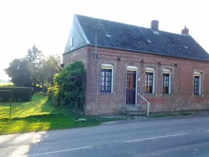 Image of Maison de charme à Mailly-Maillet avec jardin clôturé et cheminée
